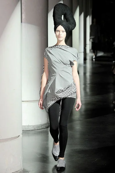 Look 27